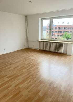 gepflegter Altbau direkt in der Innenstadt, 24103 Kiel, Etagenwohnung